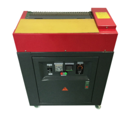 Mesin Aplikasi Lem Rolling Hot Melt Adhesive Untuk Pengemasan Kotak