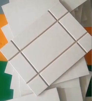 Mesin Grooving Otomatis 3.7Kw Untuk Papan Kertas Karton Abu-abu