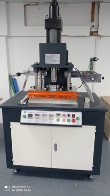 Mesin Hydraulic Bronzing Mesin Press Untuk Kotak kaku